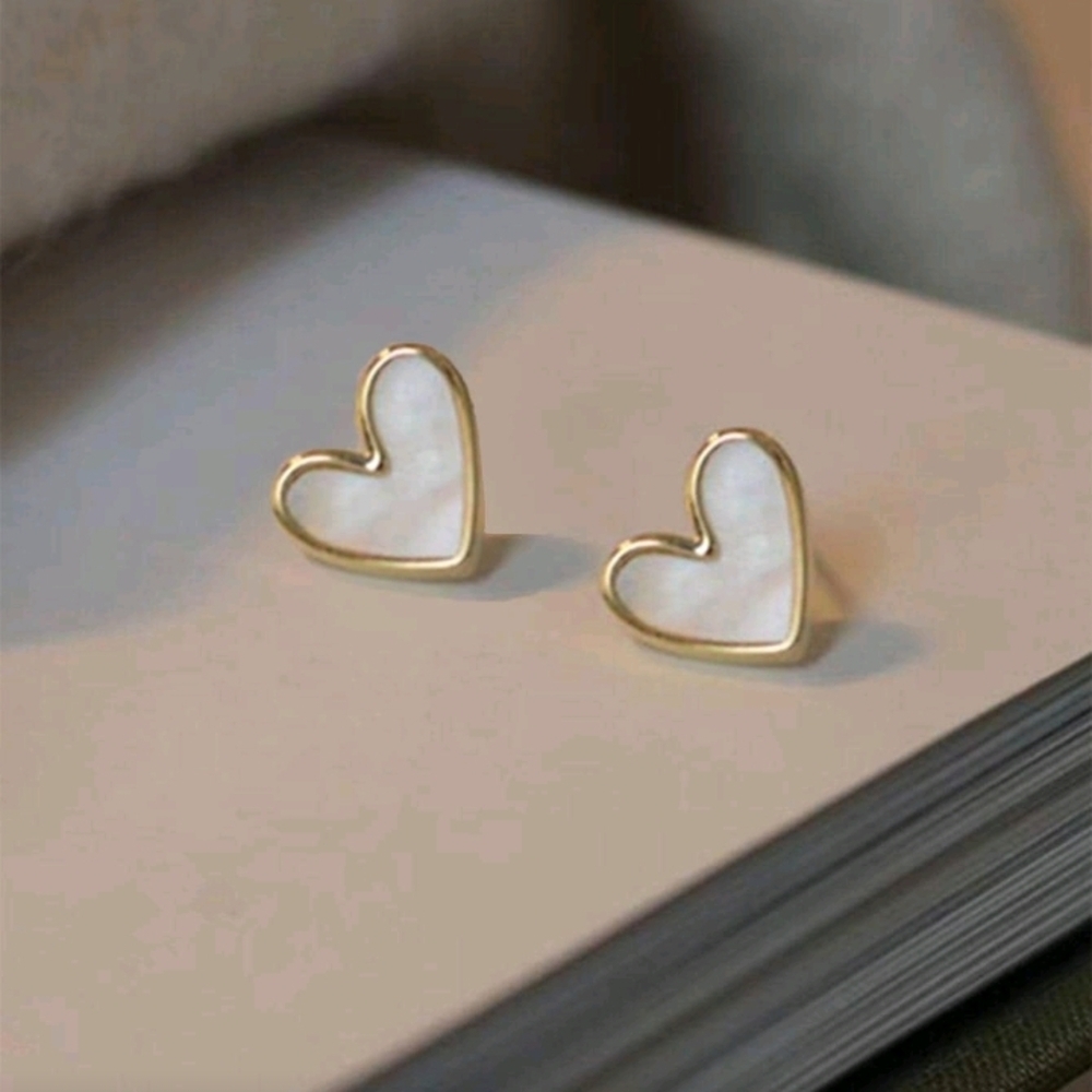 Elegant Golden Faux Pearl Heart Stud Earrings
